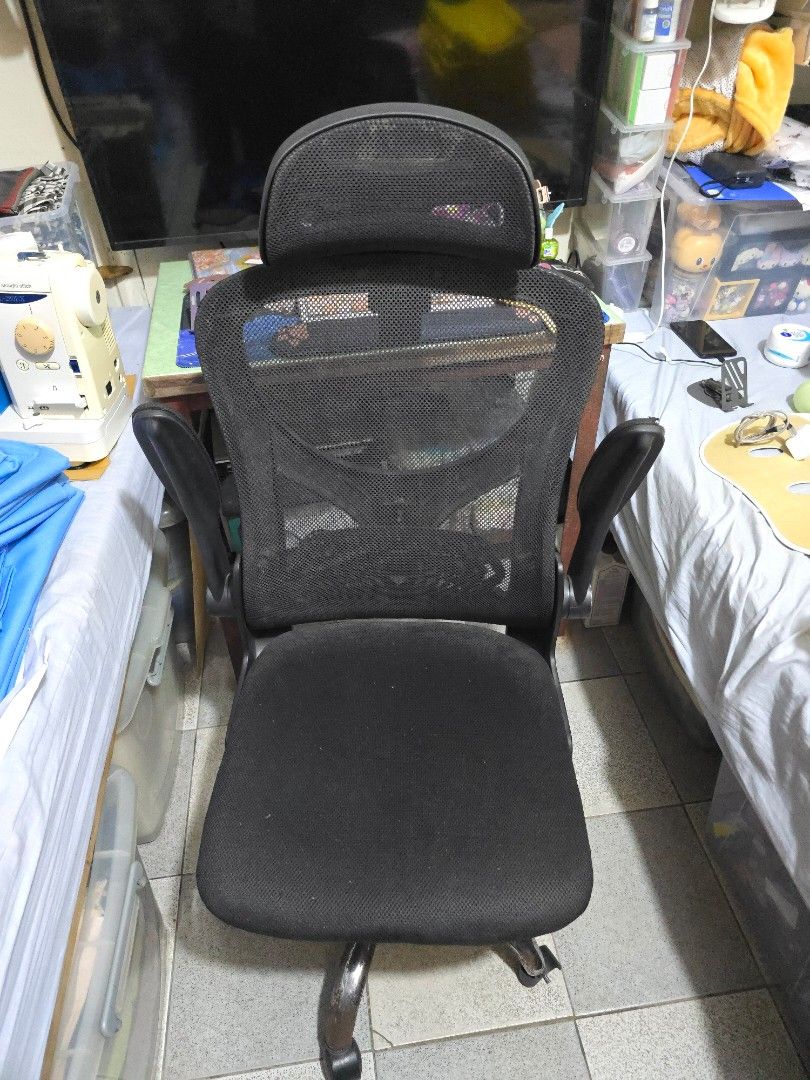 [Rush] Ergonomic Mesh Office Chair No Wheels, Furniture & Home Living ...