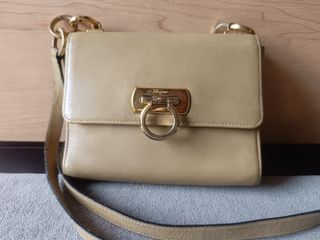 (Category: ) located in . Submitted by thriftymnl_ (Listing ID 1440247542, Image 1). Description: .