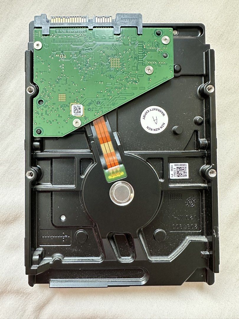 Seagate SkyHawk 4TB Internal Hard Drive465404873525186561