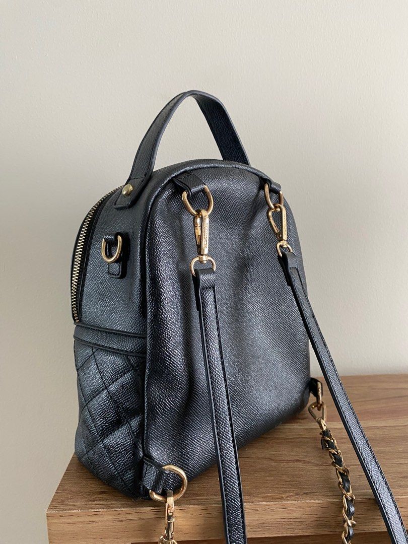 Secosana Bag (Category: Backpacks) located in Quezon City. Submitted by reilily (Listing ID 1440205647, Image 2). Description: Secosana Two-Way Bag Can be used as Backpack and Shoulder Bag Condition: 8/10 Signs of usage only Bought for ₱1,000 from SM Department Store RFS: Decluttering.