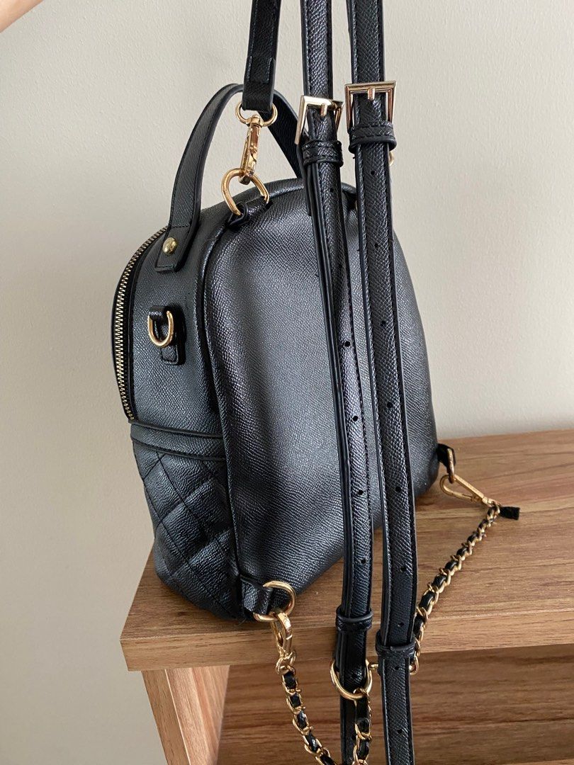 Secosana Bag (Category: Backpacks) located in Quezon City. Submitted by reilily (Listing ID 1440205647, Image 3). Description: Secosana Two-Way Bag Can be used as Backpack and Shoulder Bag Condition: 8/10 Signs of usage only Bought for ₱1,000 from SM Department Store RFS: Decluttering.