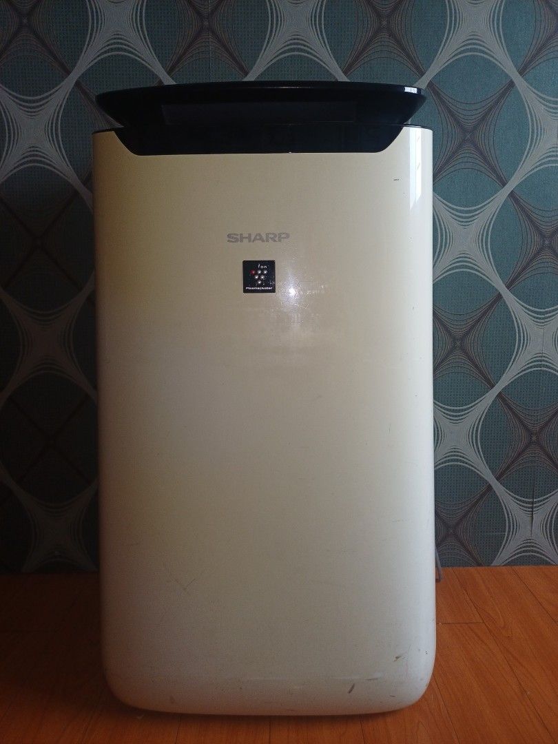 Sharp Air Purifier Plasmacluster, Larger Size w/cord (Category: Air Purifiers & Dehumidifiers) located in Manila. Submitted by choco.cobrador_30 (Listing ID 1440224401, Image 1). Description: - Brand: Sharp - Product Type: Air Purifier - Condition: Good working condition - Design: Classic and clean aesthetic - Benefit: Helps keep your air fresh and clean, Good for people who easily gets sick. .