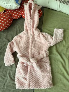 (Category: ) located in . Submitted by purgingmycloset888 (Listing ID 1440350995, Image 1). Description: .