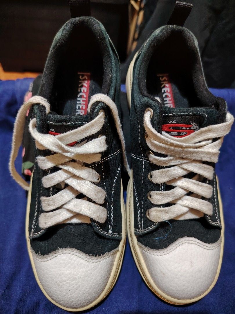 SKECHERS WOMENS ROADIES (Category: Sneakers) located in Taguig. Submitted by mackz13triftshop (Listing ID 1440375087, Image 1). Description: SKECHERS WOMENS ROADIES-TRUE ROOTS SNEAKER US 6 EURO 36 CM 23 ➡️excellent condi ➡️no issue mejo madumi lang dahil nakatago ➡️perfect fit sa slim ang paa ➡️pwede sa kids basta kasya ung size ➡️pwede iaspack ➡️negotiable ➡️payment first ➡️delivery shouldered by the buyer ➡️pm for details.