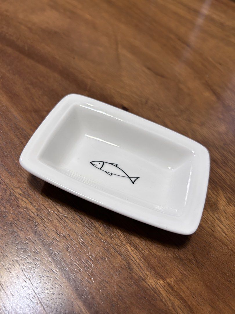Small Ceramic Rectangle Fish Plate (Category: Other Kitchenware & Tableware) located in Cainta. Submitted by mimidiva (Listing ID 1440213818, Image 1). Description: Small Ceramic Rectangle Fish Plate Minimalist Design Size: 4 x 2.75 inches 1 pc only Cainta Location.