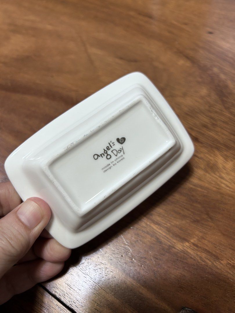 Small Ceramic Rectangle Fish Plate (Category: Other Kitchenware & Tableware) located in Cainta. Submitted by mimidiva (Listing ID 1440213818, Image 2). Description: Small Ceramic Rectangle Fish Plate Minimalist Design Size: 4 x 2.75 inches 1 pc only Cainta Location.