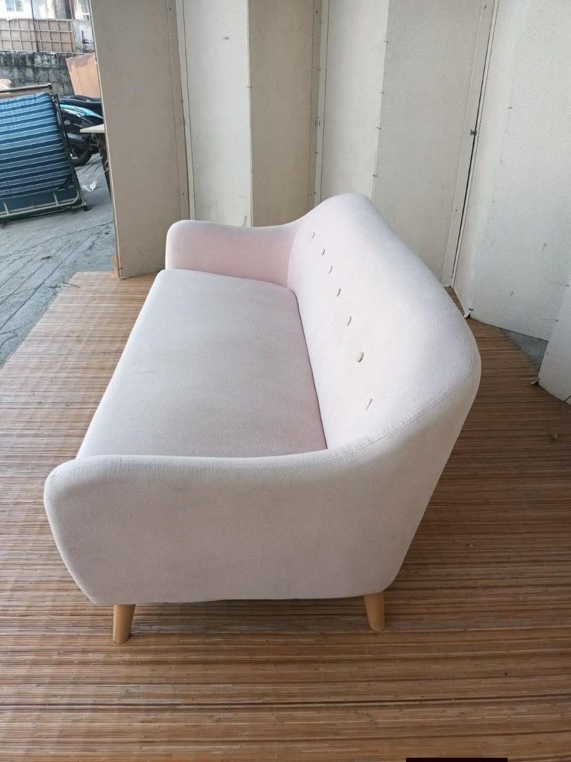 Sofa couch (Category: Sofas) located in Meycauayan. Submitted by marygracecasimiro (Listing ID 1440331371, Image 2). Description: Modern Pink Couch 3-Seater / Fabric Price: 10,900 L65 x W31 x H16/29 In good condition💚 #QuezonCity #Pampanga #Bulacan #Pangasinan #Isabela #Cavite #Baguio #highlights #JAPANSURPLUS #everyone #japansurplus #followers #japansurplusph #japansurplusmalolos #followfollow #fbreels #followersreels.
