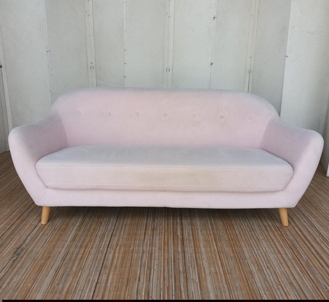 Sofa couch (Category: Sofas) located in Meycauayan. Submitted by marygracecasimiro (Listing ID 1440331371, Image 3). Description: Modern Pink Couch 3-Seater / Fabric Price: 10,900 L65 x W31 x H16/29 In good condition💚 #QuezonCity #Pampanga #Bulacan #Pangasinan #Isabela #Cavite #Baguio #highlights #JAPANSURPLUS #everyone #japansurplus #followers #japansurplusph #japansurplusmalolos #followfollow #fbreels #followersreels.