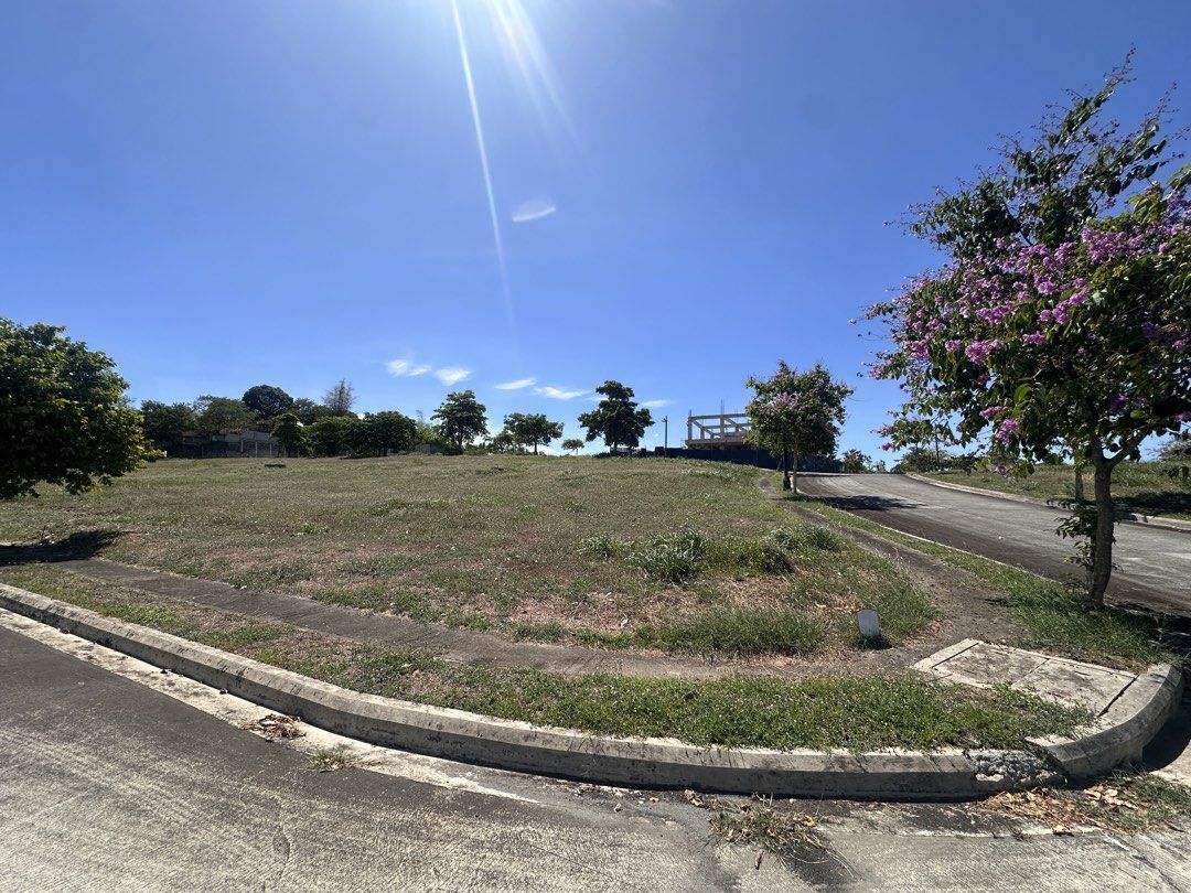 Southwoods Pahara lot (Category: Lot) located in Manila. Submitted by bduchess (Listing ID 1440211820, Image 2). Description: 2 Available corner lots 275sqm 284sqm.