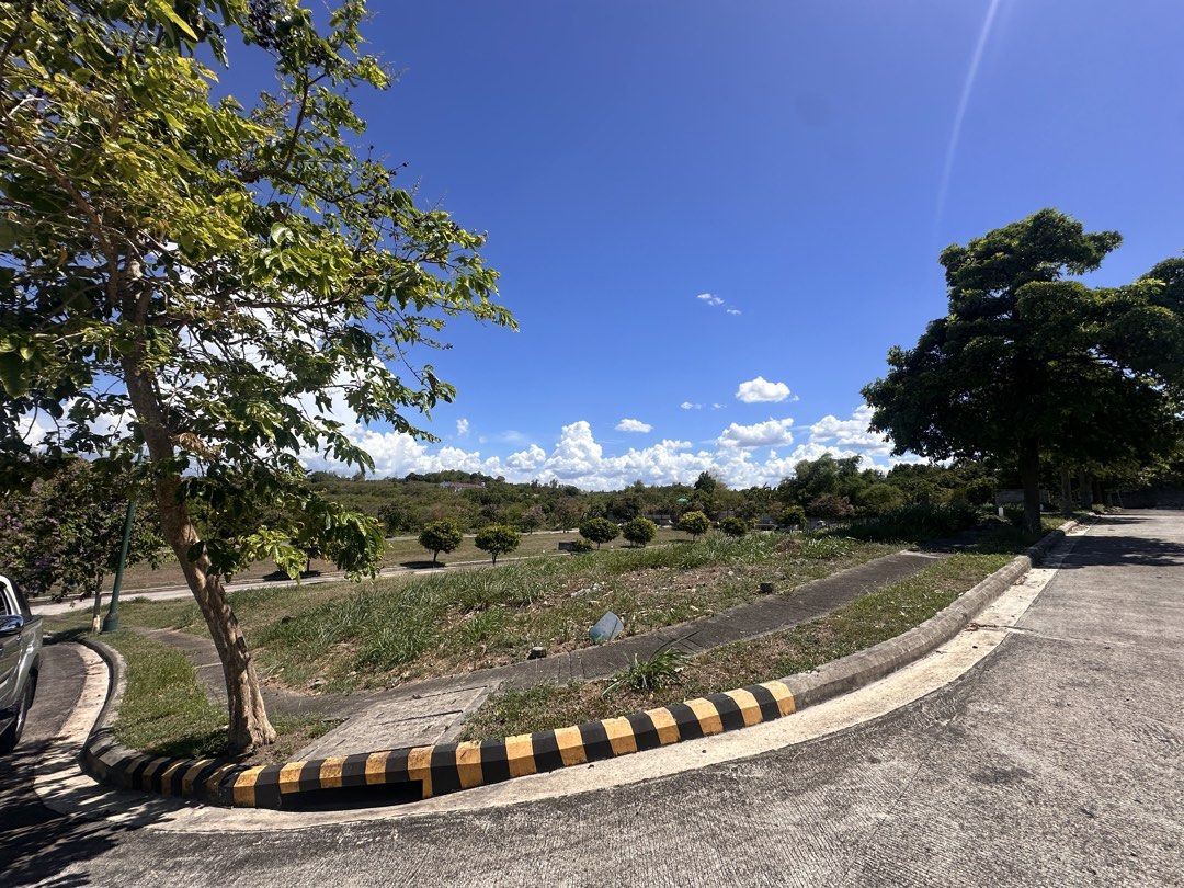 Southwoods Pahara lot (Category: Lot) located in Manila. Submitted by bduchess (Listing ID 1440211820, Image 3). Description: 2 Available corner lots 275sqm 284sqm.