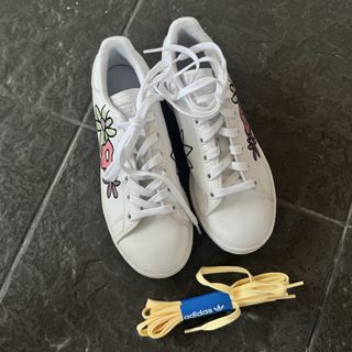 (Category: ) located in . Submitted by jellys_preloved (Listing ID 1440209675, Image 1). Description: .