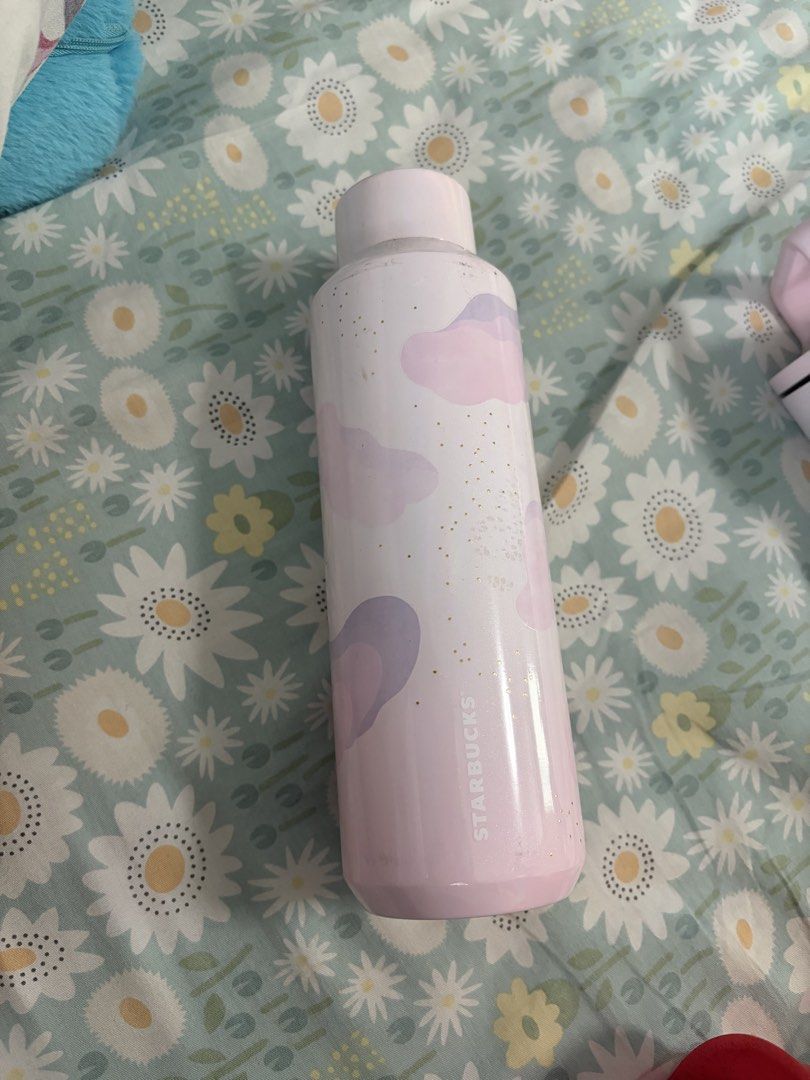 Starbucks water bottle (Category: Water Bottles & Tumblers) located in Manila. Submitted by pepperang318 (Listing ID 1440263730, Image 1). Description: .