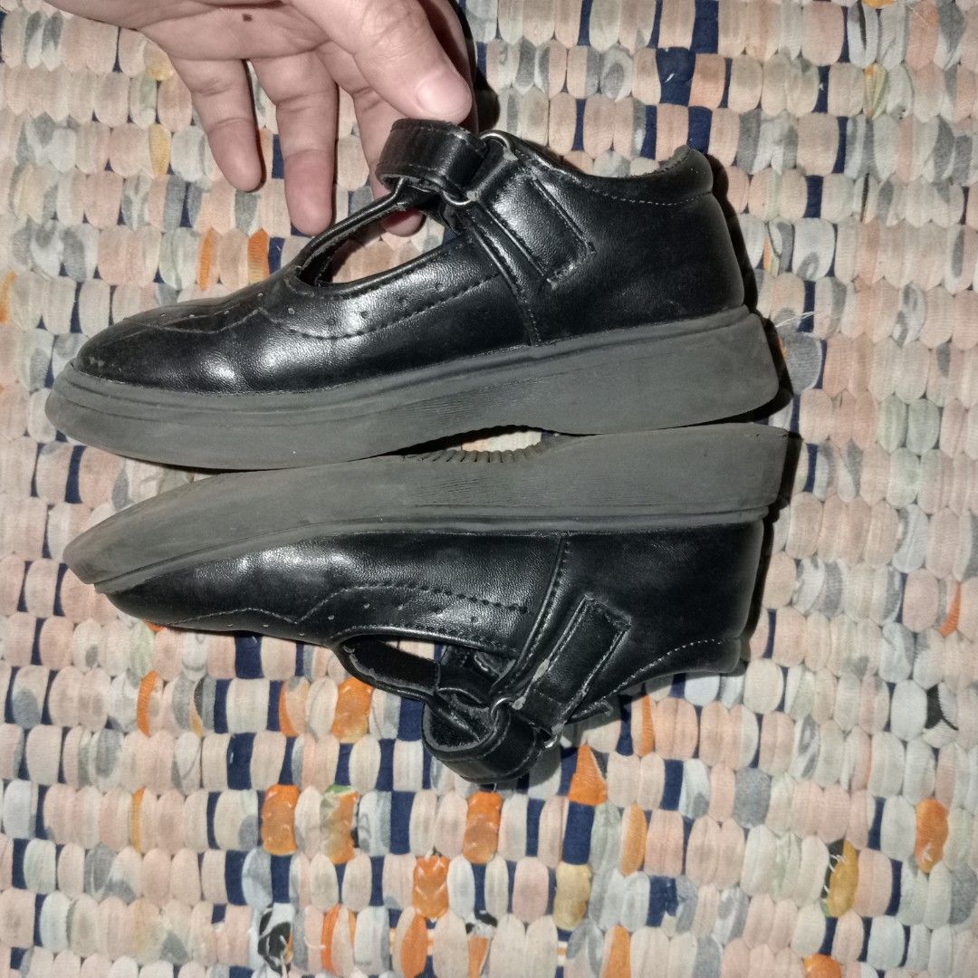 Sugar kids school shoes (Category: Babies & Kids Fashion) located in Taytay. Submitted by mama.abs (Listing ID 1440245176, Image 3). Description: Sign of usage. 17cm.