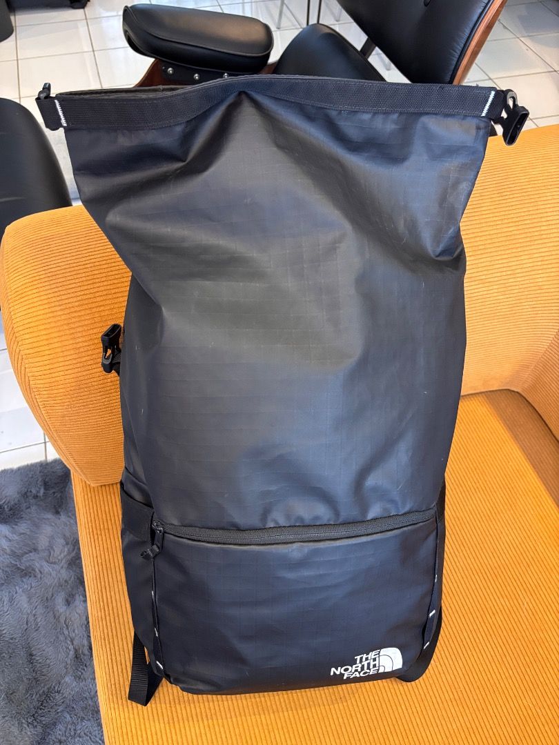 The North Face Base Camp Voyager Rolltop Backpack (Category: Backpacks) located in Antipolo. Submitted by dddeclutter (Listing ID 1440296916, Image 2). Description: The North Face Base Camp Voyager Rolltop Backpack Color: Black Capacity: 25liters Water Resistant Fleece lined 16” laptop compartment Dimensions: 28 cm x 13.5 cm x 45 cm Weight: Approx. 1.1 kg / 2 lbs 7 oz In very good condition For more info check this link: https://thetravelclub.ph/