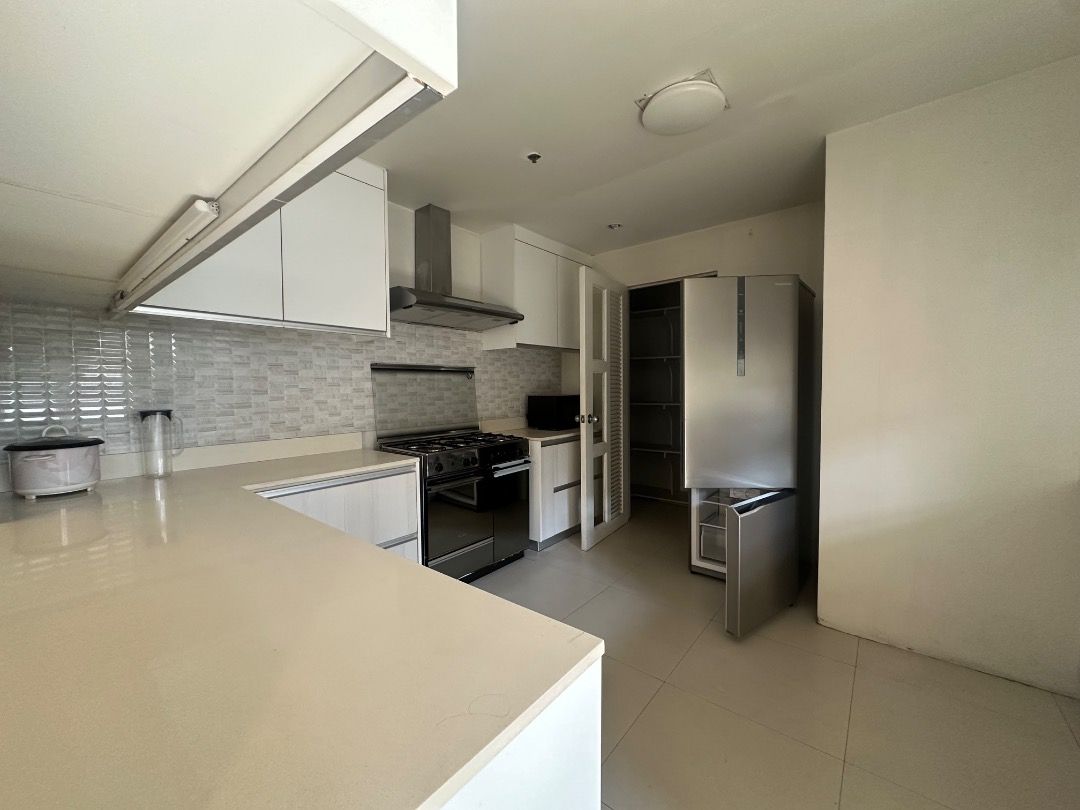 The Salcedo Park For Rent (Category: Apartments & Condos) located in Makati City. Submitted by joahnnakwok (Listing ID 1440304356, Image 3). Description: The Salcedo Park Condominium 3 bedrooms 180 square meters Furnished as seen in photos P130,000.00 inclusive of association dues Payment Terms 2 months security deposit 1 year advance .
