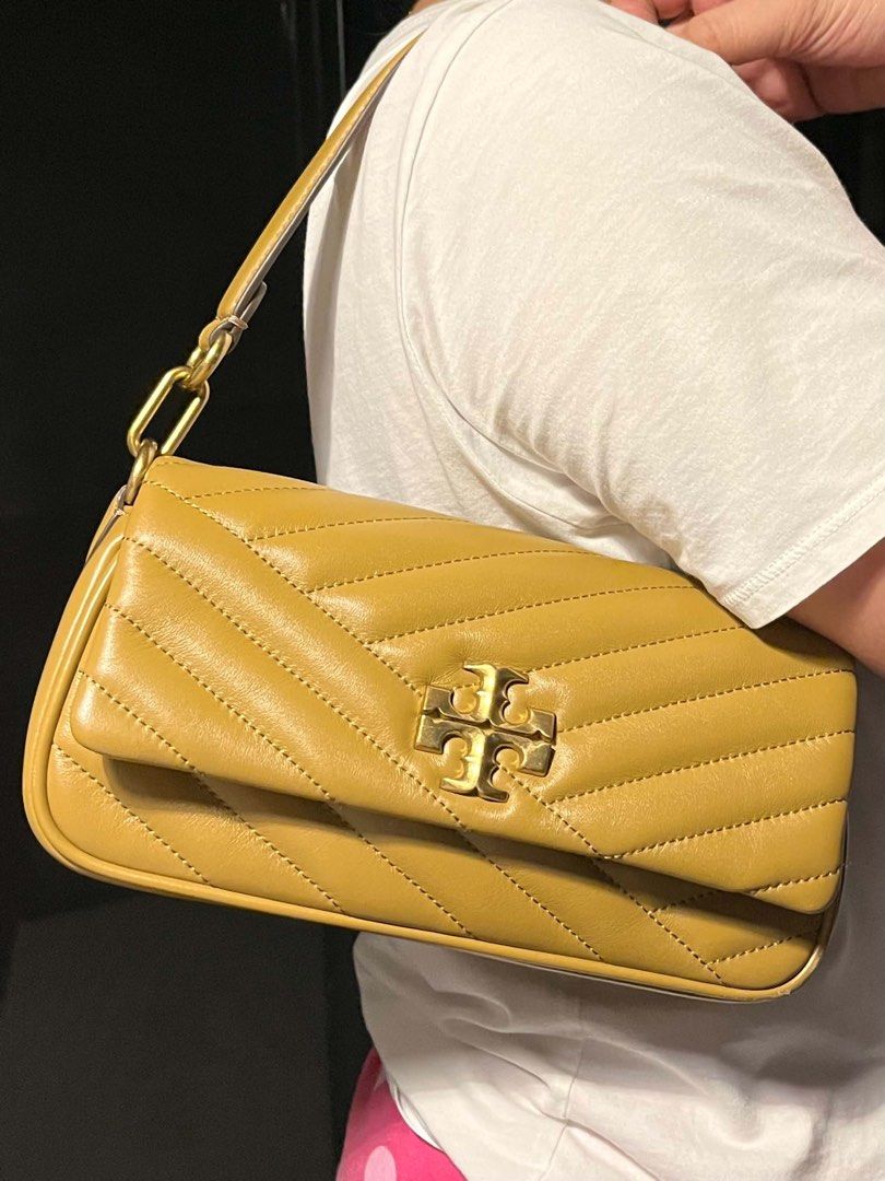Tory Burch Kira Chevron twoways (Category: Cross-body Bags) located in Bulacan. Submitted by everythinggood26 (Listing ID 1440348934, Image 2). Description: Super pretty!!!♥️.