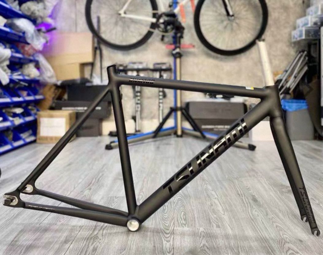 Tsunami frameset (Category: Hoverboards) located in Singapore. Submitted by silentfox-6a38 (Listing ID 1440323267, Image 1). Description: .