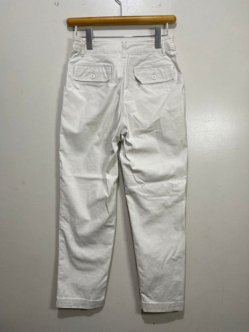 Uniqlo Baker Pants (Category: Jeans) located in Davao. Submitted by maryjoey17 (Listing ID 1440308676, Image 2). Description: Waist 27-28 via tape measure Length 37 inches Leg opening 7 inches Condition 10/10 450 + SF.