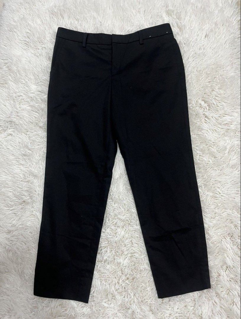 Uniqlo Black Ankle Pants (Category: Jeans) located in Angeles City. Submitted by authentic.prelovedstuff (Listing ID 1440255730, Image 1). Description: - Uniqlo Black Straight Leg Pants - Waist Size: 67cm - Ideal for work or casual wear - Simple and classic design - Easy to pair with any top.