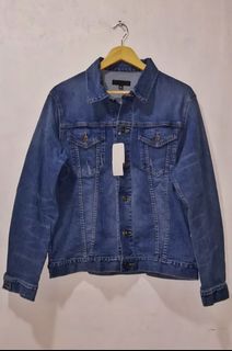 (Category: ) located in . Submitted by champsthrift (Listing ID 1440214847, Image 1). Description: .