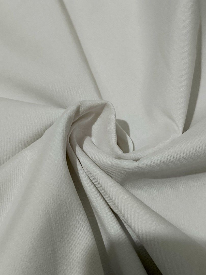 Uniqlo long sleeve botton down polo (Category: Longsleeves) located in Davao. Submitted by jeff_thrifts (Listing ID 1440354921, Image 3). Description: dimes: width:19 length:23.