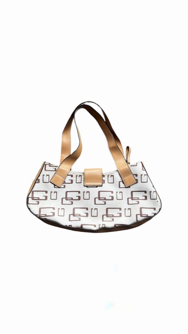 Vintage Guess Monogram Shoulder Bag Y2K (Category: Purses & Pouches) located in Pasay City. Submitted by joonslibrary (Listing ID 1440307942, Image 2). Description: not thrifted! either my mom’s or aunt’s barely used, not my style anymore stains inside.