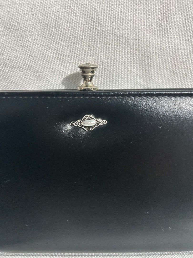 Vivienne Vintage Party Pouch (Category: Purses & Pouches) located in Cavite. Submitted by jp477 (Listing ID 1440244392, Image 2). Description: Vivienne Vintage Wallet /Pouch Closure: Retro- inspired metallic kiss lock/ clasp frame fastening from Japan Surplus with signs of usage ..inside .preloved..