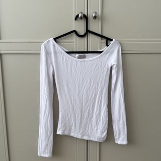 (Category: ) located in . Submitted by mywardrobe6 (Listing ID 1440320439, Image 1). Description: .