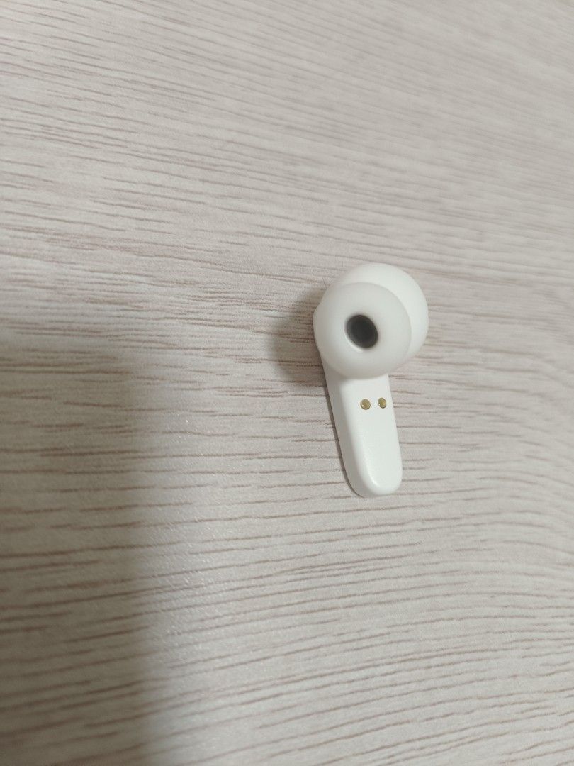 Xiaomi Wireless Earbuds with Charging Case465963364386099201