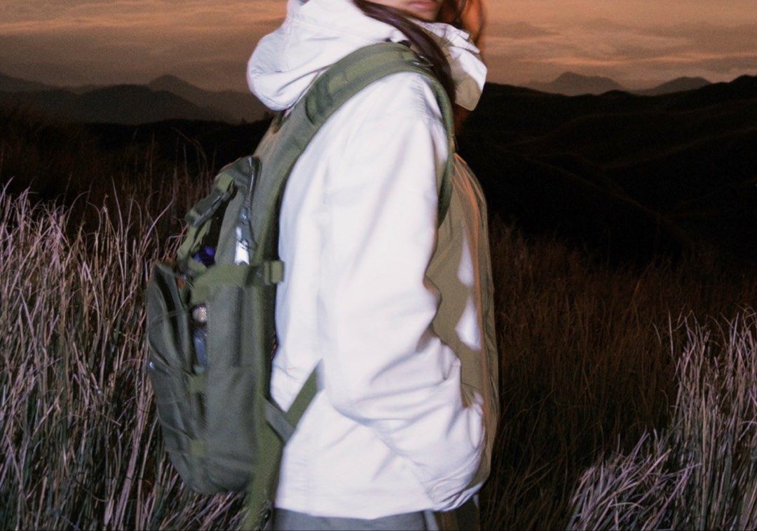 y2k nike gorpcore hiking jacket (Category: Coats, Jackets and Outerwear) located in Pasig City. Submitted by rmets (Listing ID 1440372015, Image 2). Description: Excellent condition No major flaw Large 21.5x28.