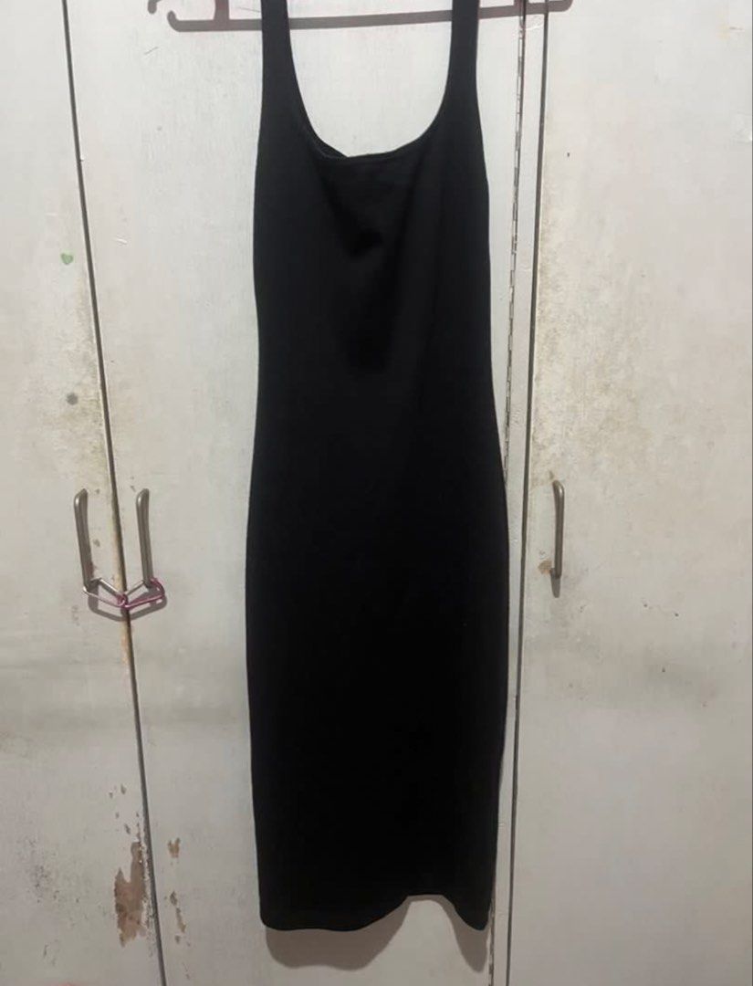 Zara Black Bodycon Dress (Category: Dresses) located in Manila. Submitted by virgo-things (Listing ID 1440341694, Image 3). Description: ❕Available until marked sold. Serious inquiries only! No need to check availability. ❕ Zara Bodycon Dress Black square neck knit dress Color: Black Size: small Rarely used My Measurements: Bust - 32 Waist - 25 Hips - 31 Zara, h&m, uniqlo, cotton on.