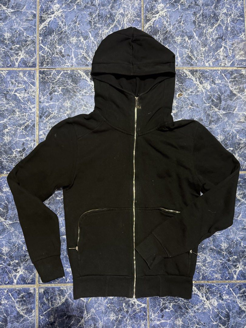 Zara Black Jacket (Category: Coats, Jackets and Outerwear) located in Manila. Submitted by ccarchives (Listing ID 1440323918, Image 1). Description: .