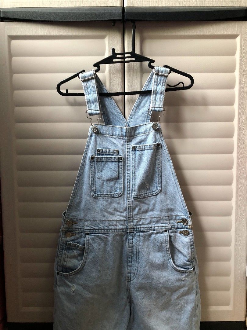 zara denim short overalls (Category: Jumpsuits) located in Santa Rosa. Submitted by fromaerie (Listing ID 1440289071, Image 1). Description: decluttering sale! size can fit xs to s/m frames perfect for teens or petite adults ^^ rfs: no longer fit; need extra funds ── 📍 santa rosa city, laguna mop: gcash/maya mod: lbc, j&t or lalamove sf will be shouldered by buyer :).