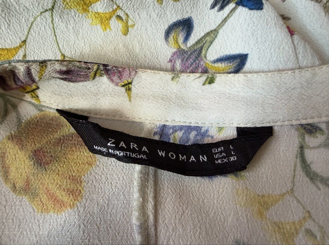 ZARA floral chiffon blouse (Category: Blouses) located in Malabon City. Submitted by everythinggoeson (Listing ID 1440269303, Image 2). Description: zara size large preloved.
