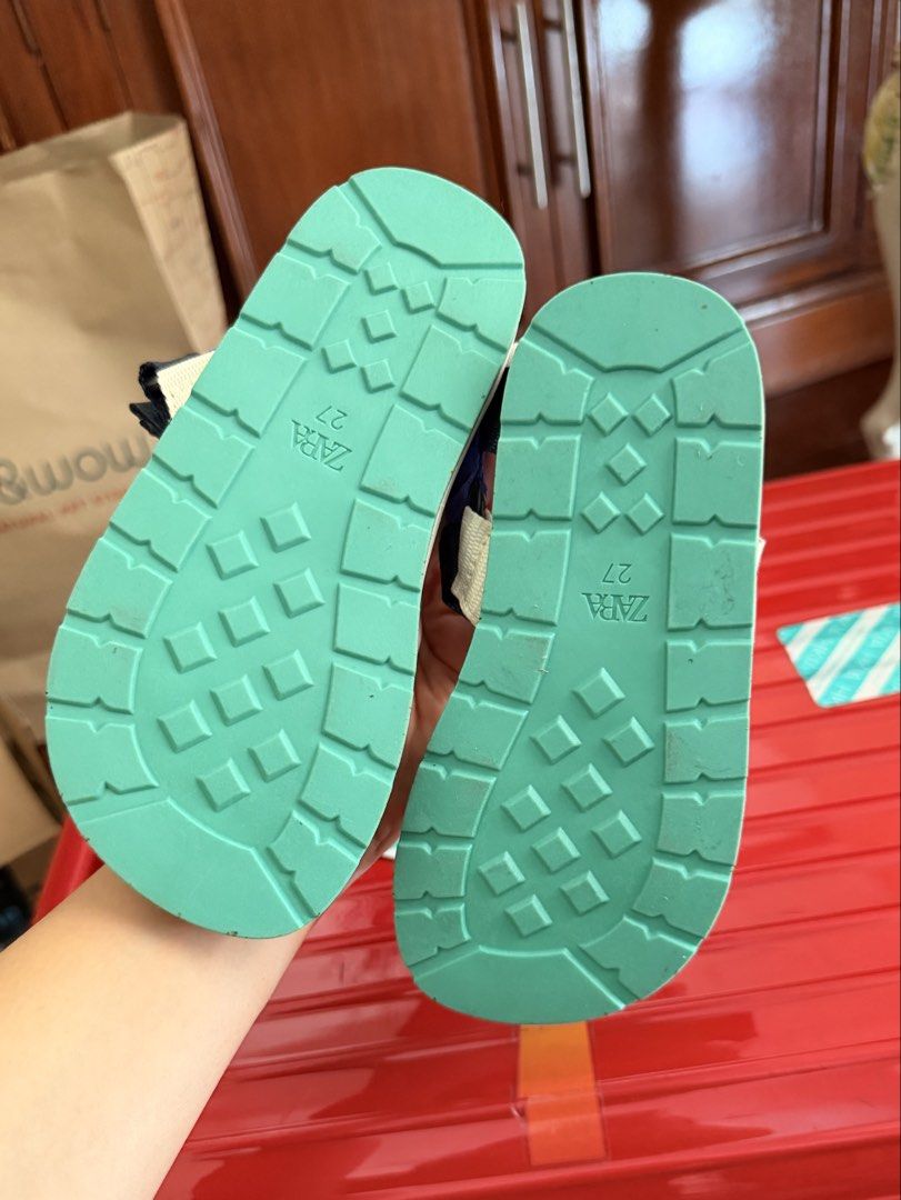 ZARA KIDS Technical Sandal EU27 (Category: Babies & Kids Fashion) located in Quezon City. Submitted by maeber (Listing ID 1440251119, Image 3). Description: BRAND NEW W/O TAG. Rfs: ayaw ng kid ko :((.