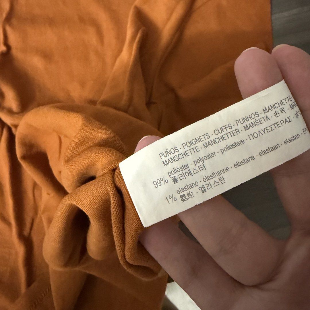zara ruffled sleeve top (Category: Shirts) located in Quezon City. Submitted by andreasclothes (Listing ID 1440340466, Image 3). Description: .