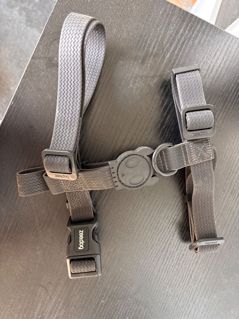 Zeedog Dog Neopro H-Type Harness (Category: Health & Grooming) located in Antipolo. Submitted by dddeclutter (Listing ID 1440301666, Image 1). Description: Zeedog Neopro H-Type Harness Color: Black Size: Large (For Large Dogs) Weather Proof RFS: Wrong size, too big for my dog Price: 1,000.