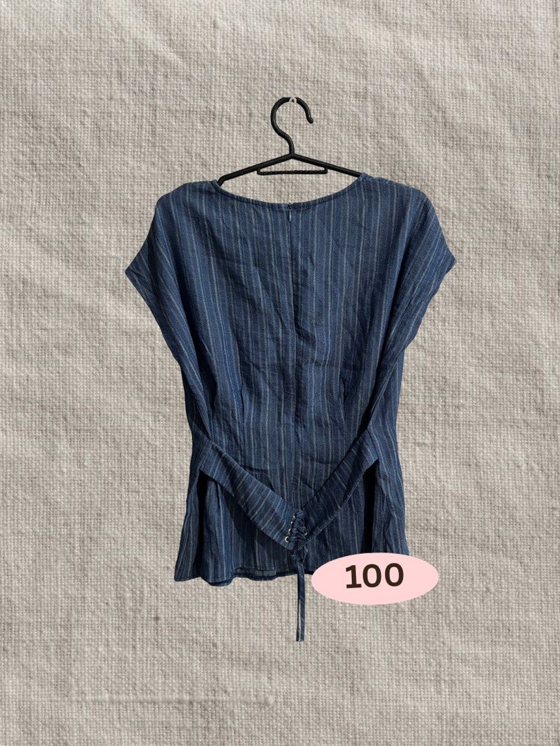 100 PESOS EACH BLOUSES TRENDY TOPS (Category: Blouses) located in Bacoor. Submitted by ea0.5 (Listing ID 1440481698, Image 2). Description: Pm mee.