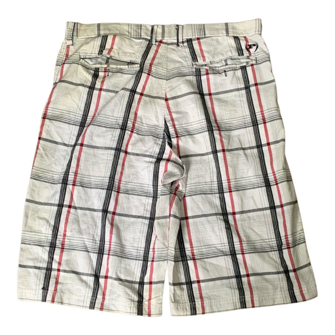 2000s Phat Farm Heavy Checkered Jorts (Category: Shorts) located in Cagayan de Oro. Submitted by sumshineservices (Listing ID 1440399639, Image 2). Description: 2000s Phat Farm Heavy Checkered Jorts - SIZE : 35/36 CLEAN CONDITION NO SIGN OF ISSUE OR FLAWS MADE : USA 📥.