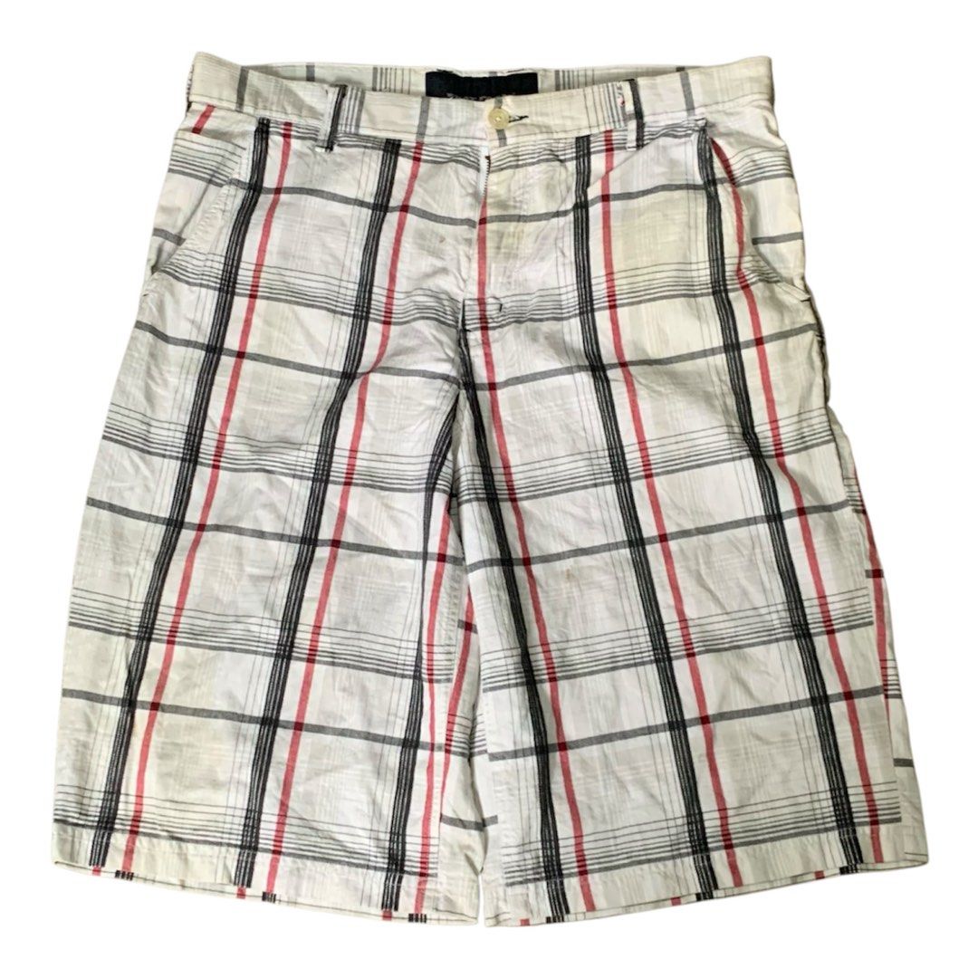 2000s Phat Farm Heavy Checkered Jorts (Category: Shorts) located in Cagayan de Oro. Submitted by sumshineservices (Listing ID 1440399639, Image 1). Description: 2000s Phat Farm Heavy Checkered Jorts - SIZE : 35/36 CLEAN CONDITION NO SIGN OF ISSUE OR FLAWS MADE : USA 📥.