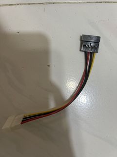Large 4-PIN to SATA 15-PIN Adapter Cable472902913974620160