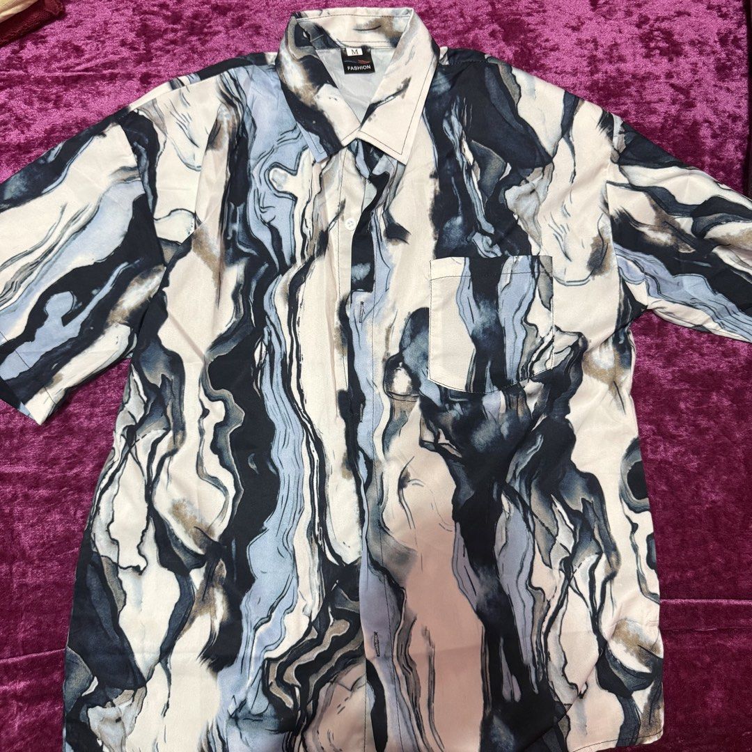 Abstract Print Short Sleeve Button Up Shirt (Category: Shirts) located in Quezon City. Submitted by lovedbyjelly (Listing ID 1440559274, Image 1). Description: .