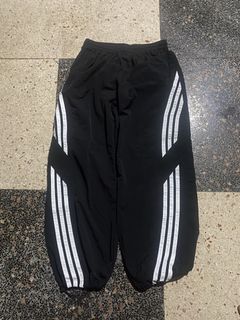 (Category: ) located in . Submitted by anthraxthrifted (Listing ID 1440533084, Image 1). Description: .