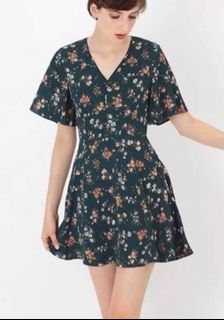 (Category: ) located in . Submitted by theyellowwardrobe (Listing ID 1440490309, Image 1). Description: .