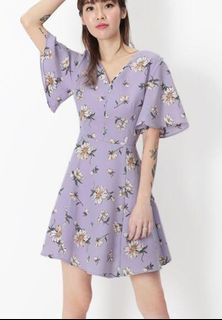 (Category: ) located in . Submitted by theyellowwardrobe (Listing ID 1440489918, Image 1). Description: .