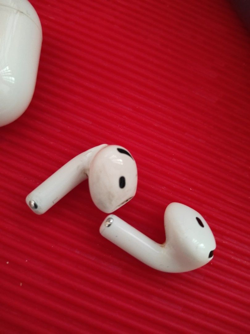AirPods Pro471282114920468483