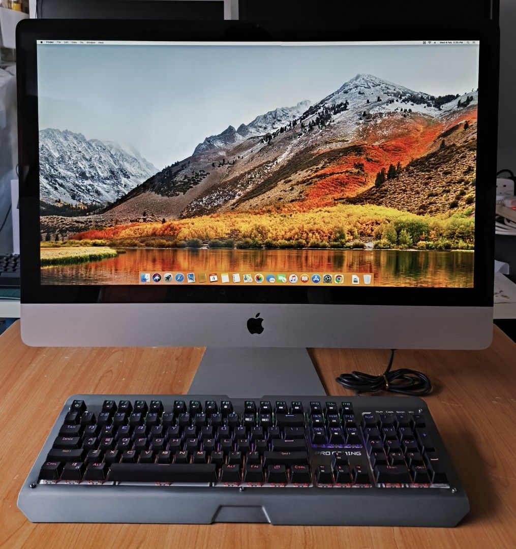 Apple iMac with Mechanical Keyboard466563035625564160