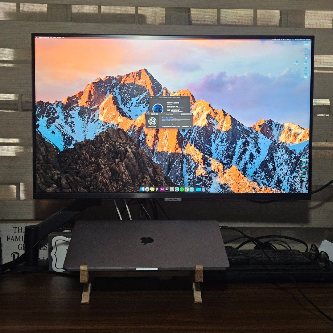 Apple MacBook Pro 15-inch A1707 2016 i7 512gb (Category: Laptops & Notebooks) located in Muntinlupa City. Submitted by a.mnl (Listing ID 1440436255, Image 1). Description: great for home CPU desktop set-up, plug into external monitor, bluetooth or wired keyboard & mouse, speakers A1707 15-inch 2016 model ✅️ keyboard ✅️ touchpad ✅️ touchbar with touch id ✅️ led display ✅️ 512gb memory ✅️ i7 ✅️ 16gb ✅️ upgraded to macOS Monterey Issues, due for rep