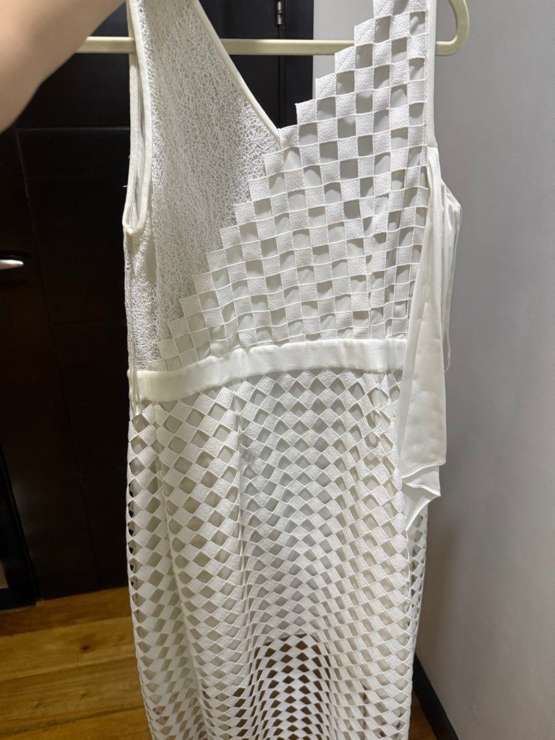 Authentic Diana Von Furstenberg wrap dress (Category: Dresses) located in Pasig City. Submitted by 7117blo (Listing ID 1440403985, Image 3). Description: Mint condition DVF dress. Almost 80 % off.