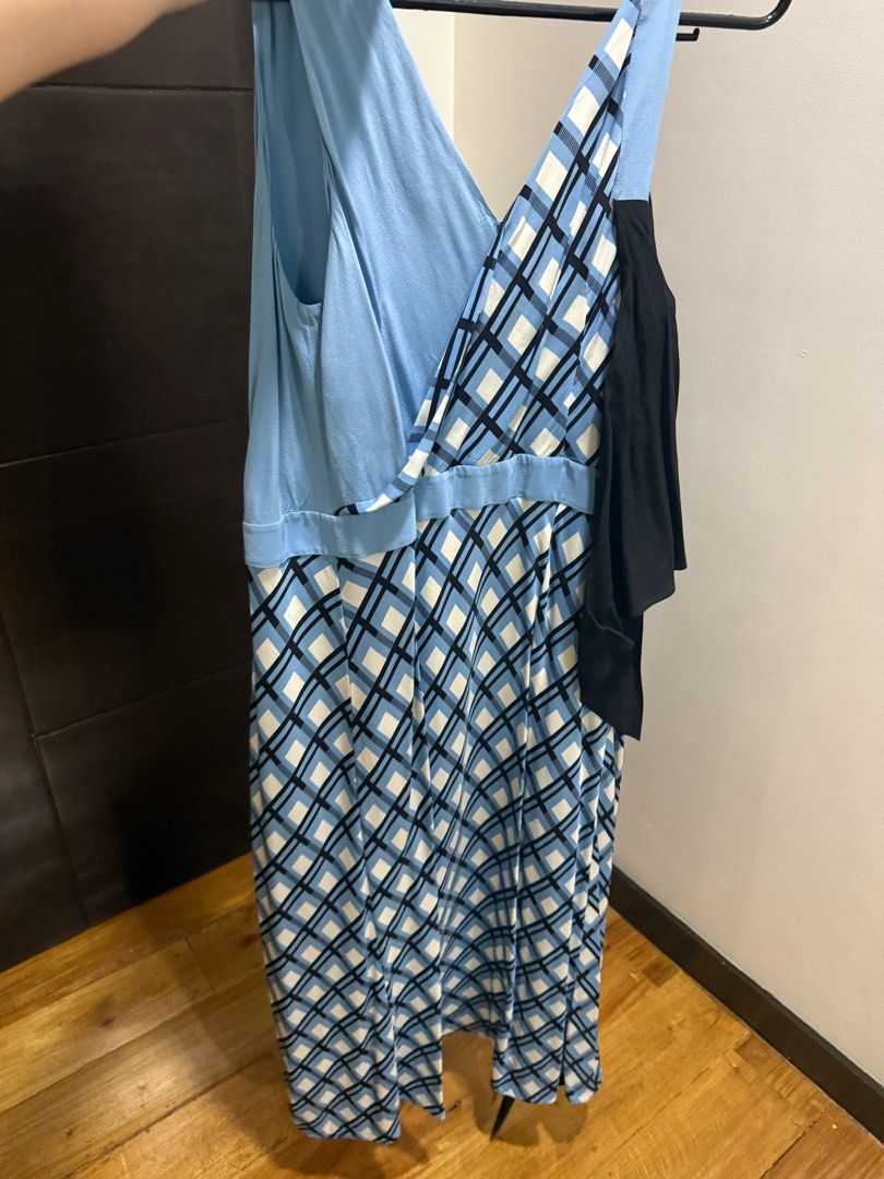 Authentic Diane Von Furstenberg wrap dress (Category: Dresses) located in Pasig City. Submitted by 7117blo (Listing ID 1440404507, Image 3). Description: Authentic light used wrap dress. No issues. .